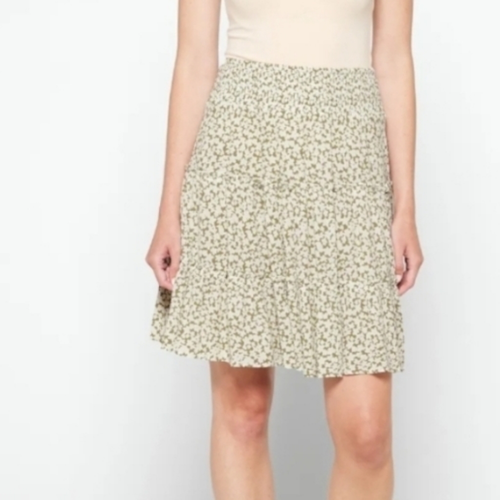 Market & Spruce Floral Skater Skirt in Cream and Green